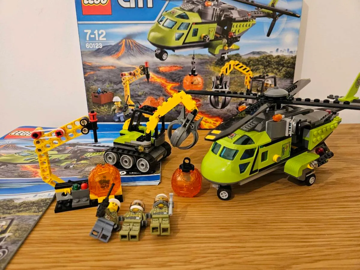 LEGO 60123 city volcano supply helicopter set - Image 4