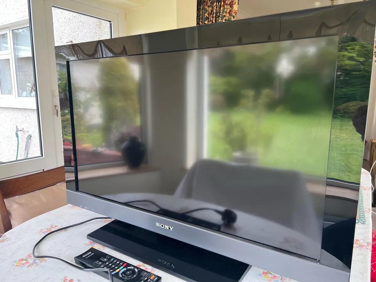 Sony 32” TV - Image 1