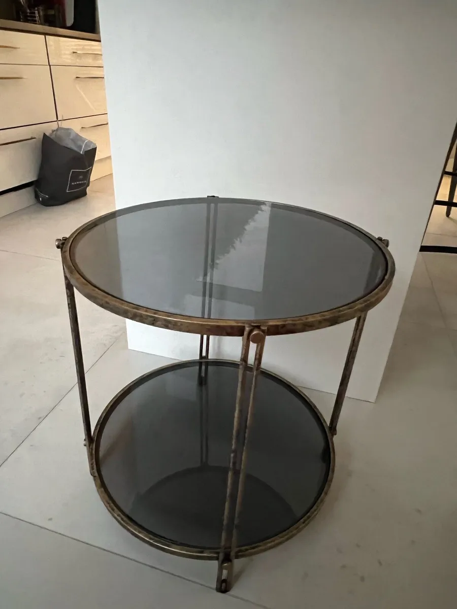Mindy Brownes Table