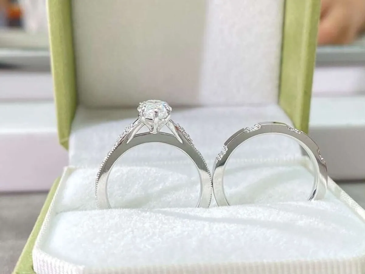 14K White Gold Moissanite ring - Image 1