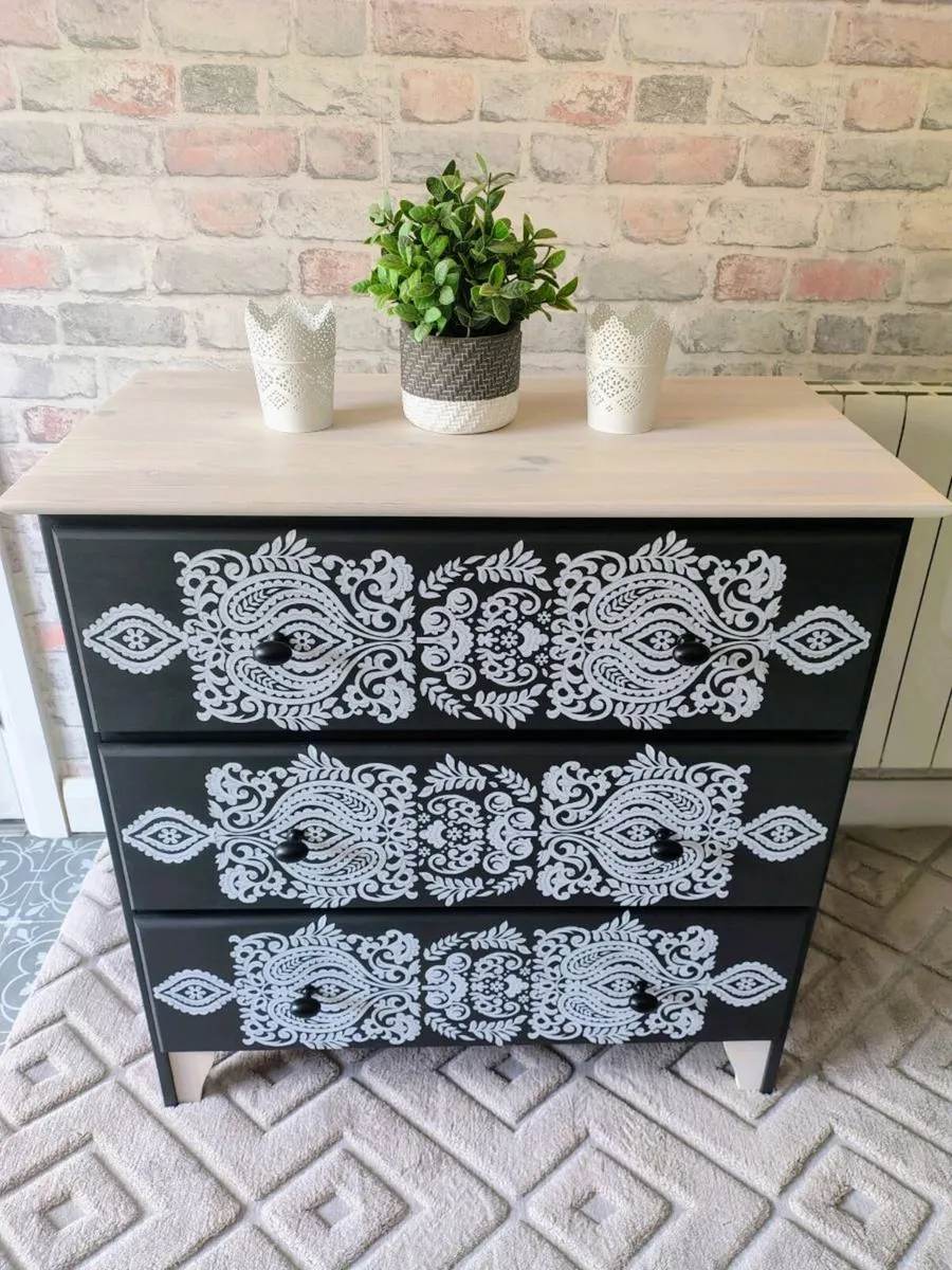 Chest of Drawers - Image 1