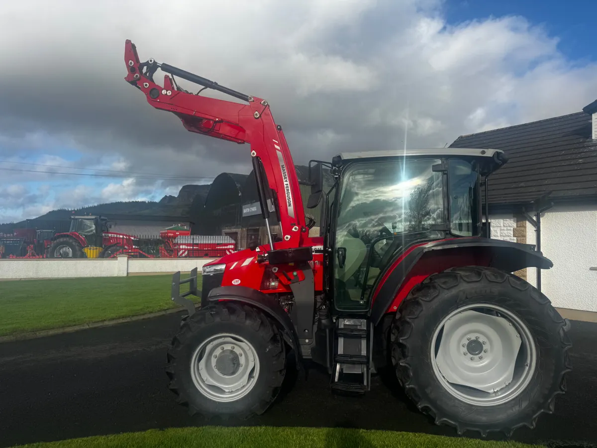 Massey Ferguson 5711 & Loader - Image 4