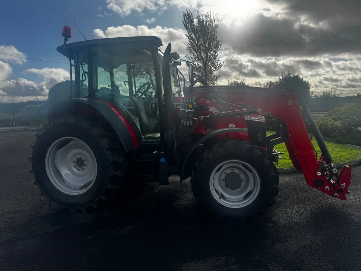 Massey Ferguson 5711 & Loader - Image 3