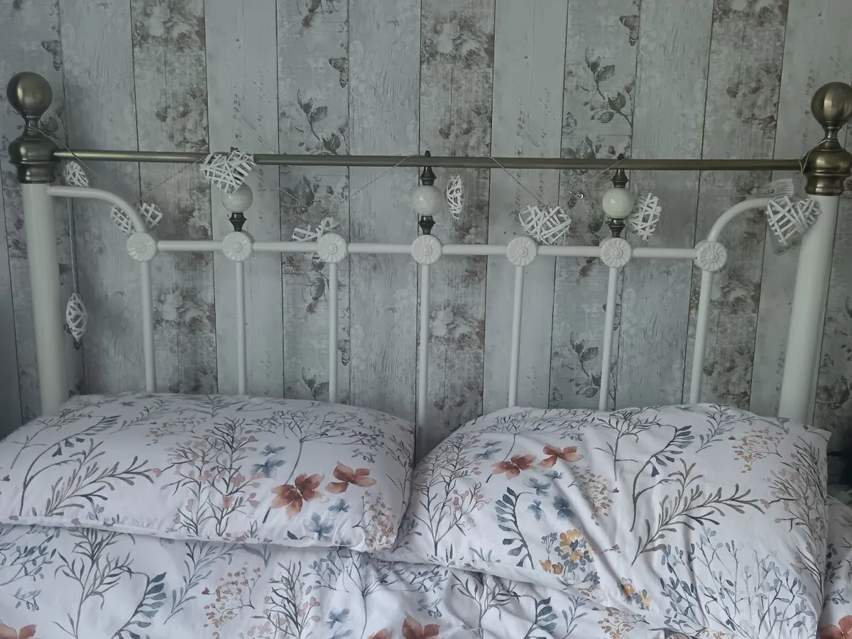 Bed - Image 3