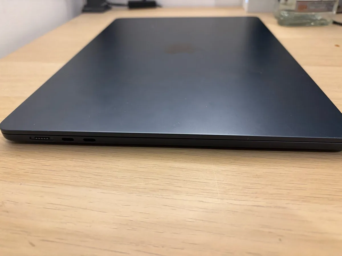 MacBook m4 15.6” - Image 4