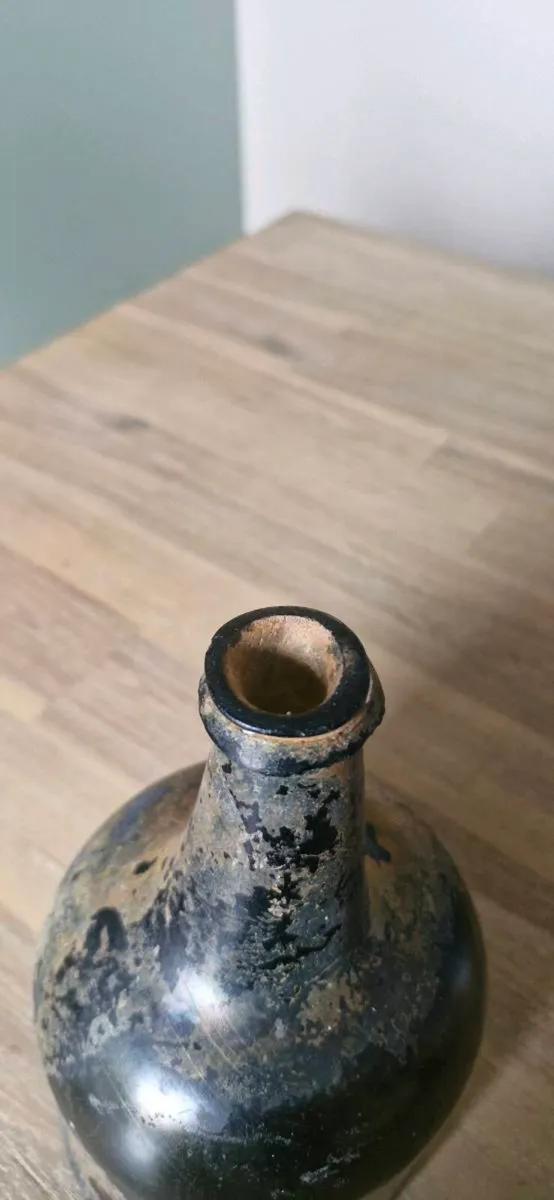 Antique bottle - Image 2