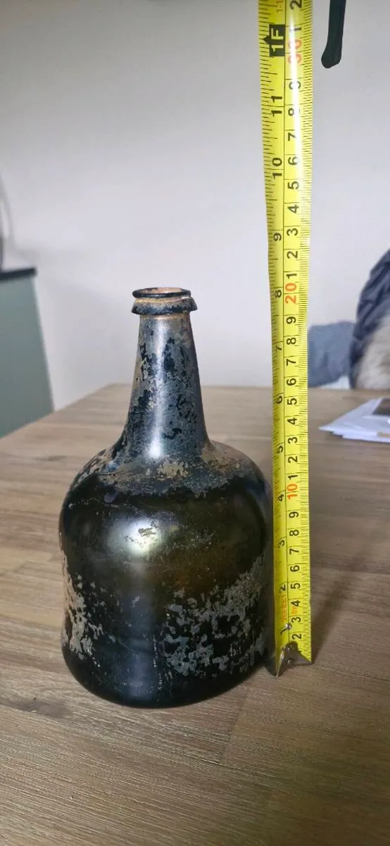 Antique bottle - Image 3