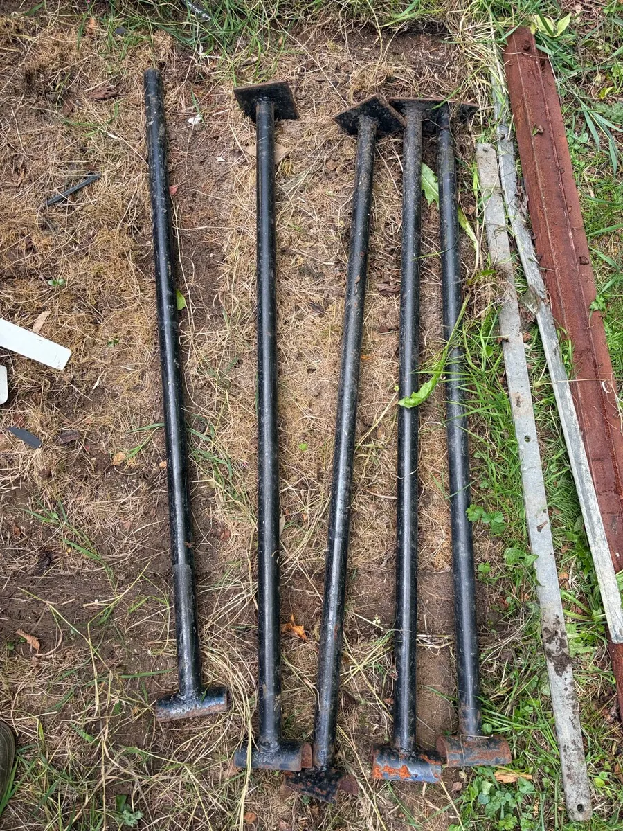 metal & metal supports for van etc - Image 1