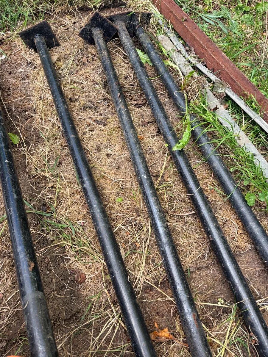 metal & metal supports for van etc - Image 4