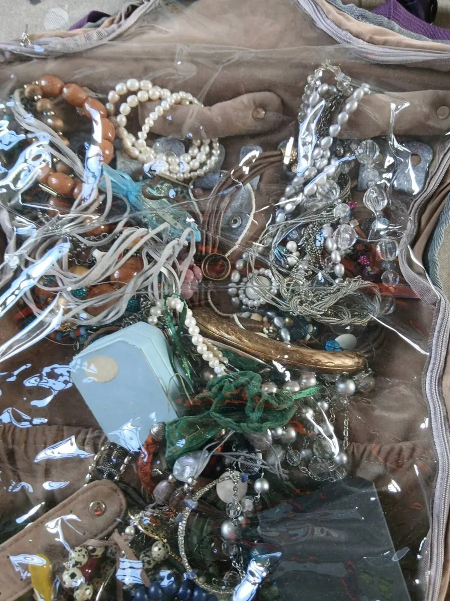 Jewellery - Image 2