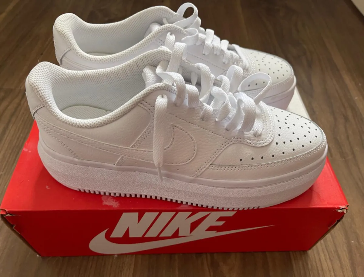 Brand new Ladies Nike White Runners - Image 3