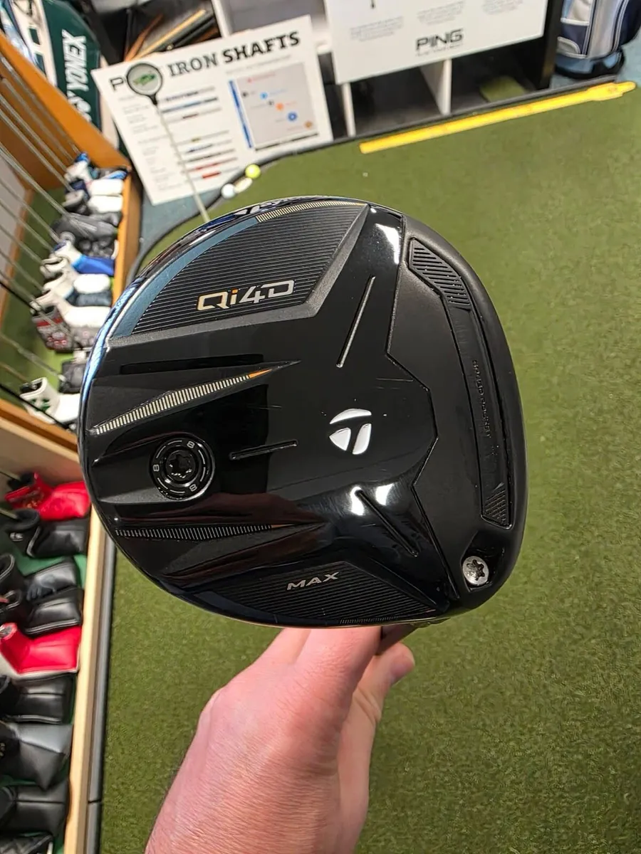 Like New Taylormade Qi4D Max 3 Wood - Image 1