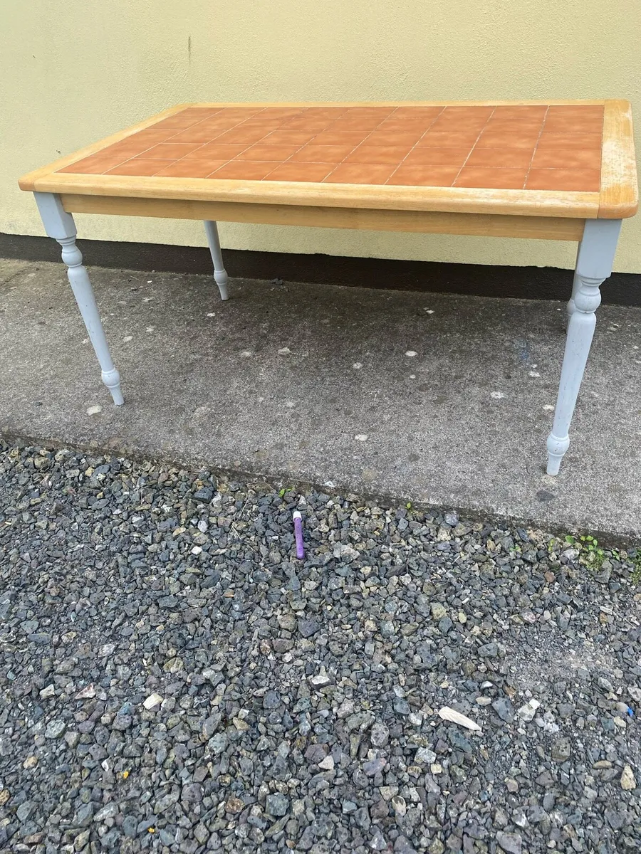 Kitchen table - Image 2
