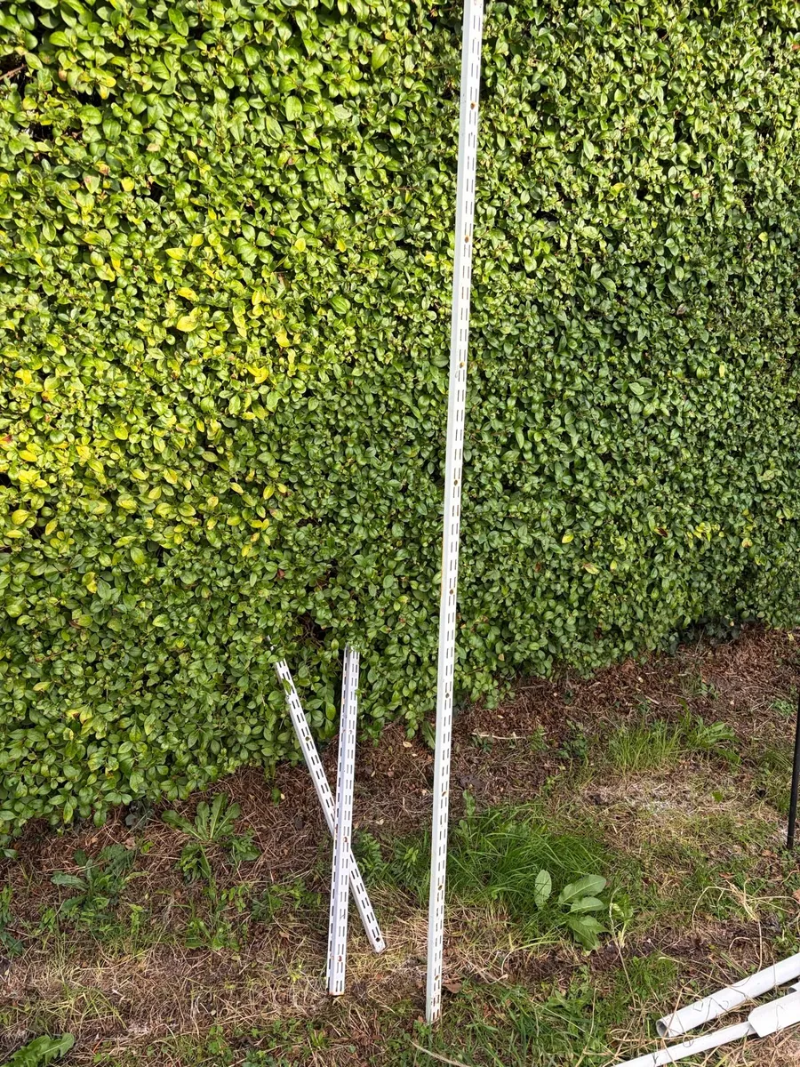 metal shelf rails €10 - Image 1