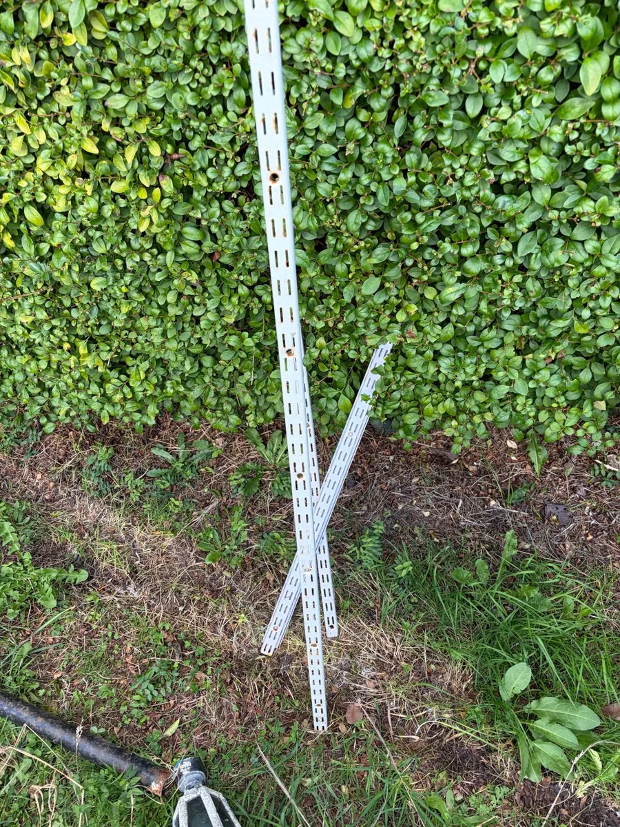 metal shelf rails €10 - Image 4