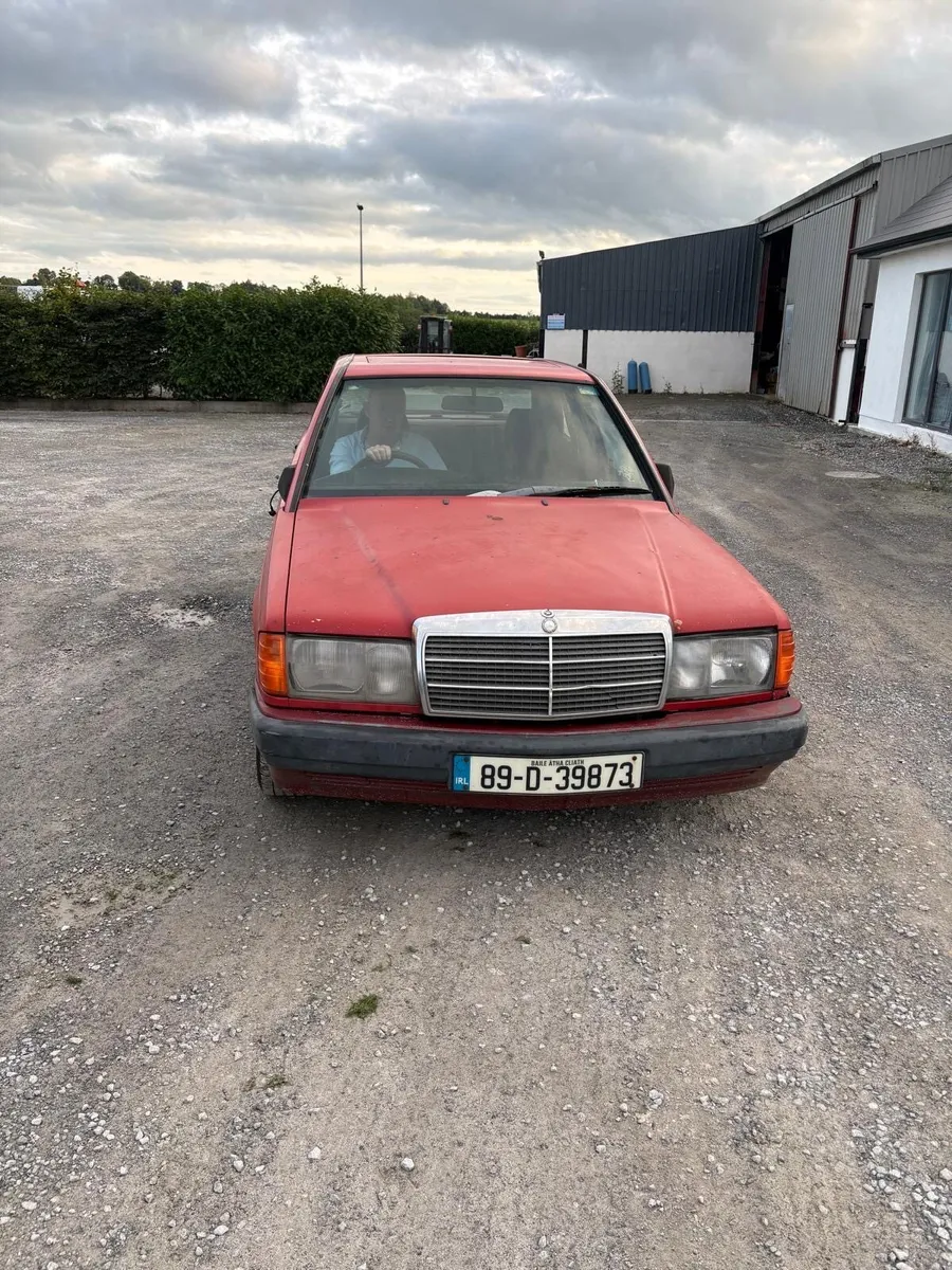 Mercedes 190D - Image 1