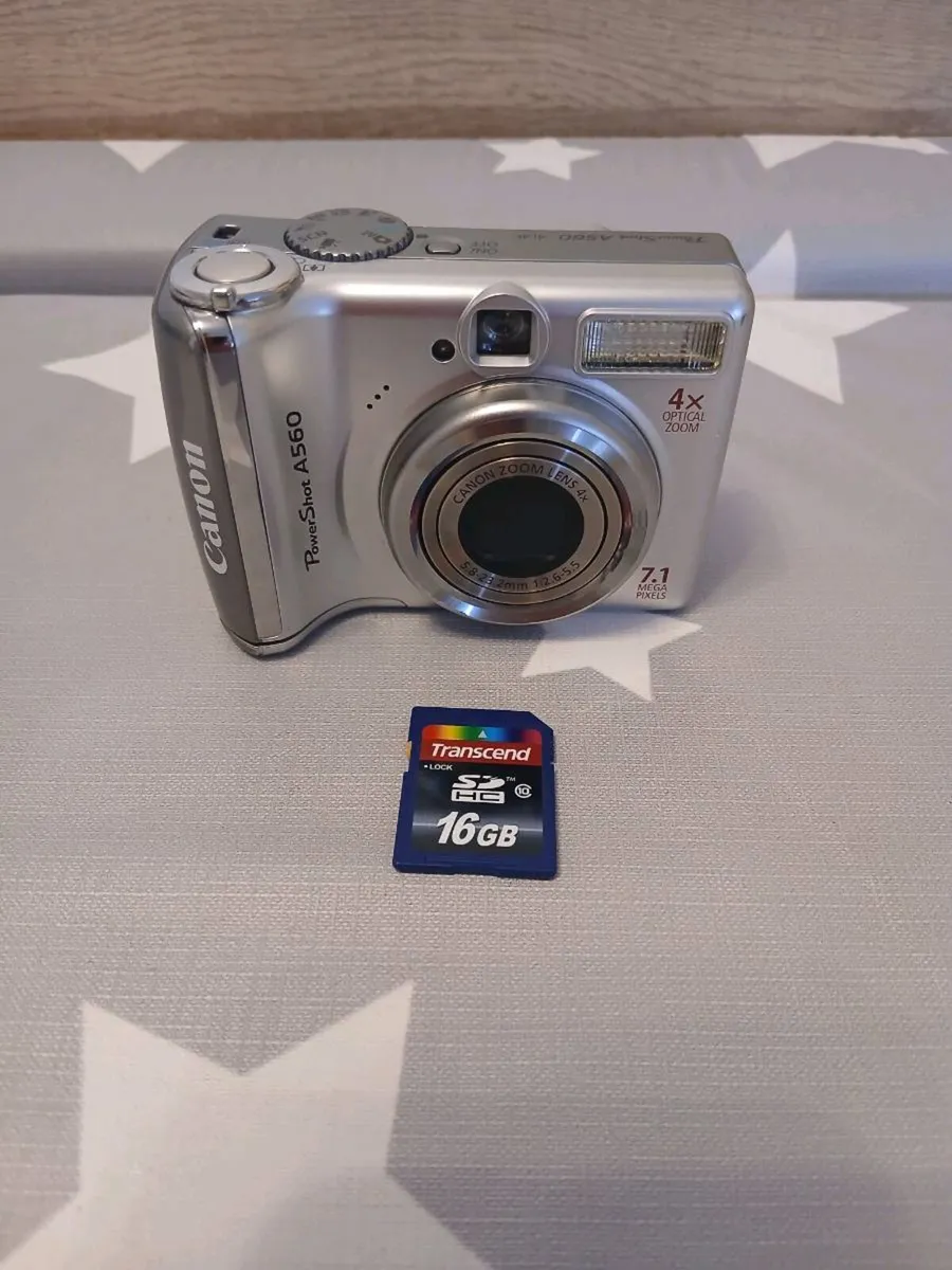 Canon PowerShot A560 (7.1 MP) + 16GB SD Card - Image 1