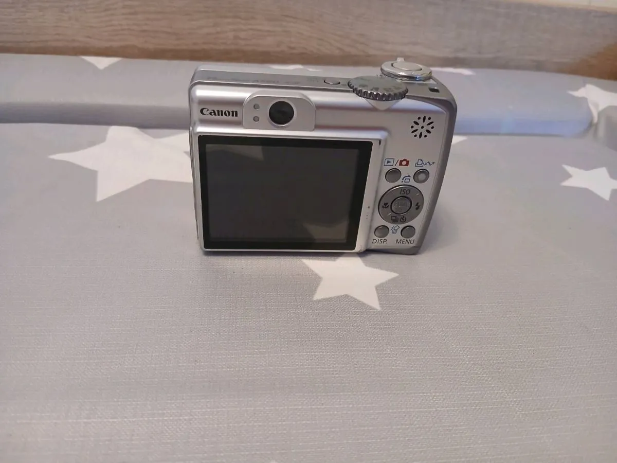 Canon PowerShot A560 (7.1 MP) + 16GB SD Card - Image 4