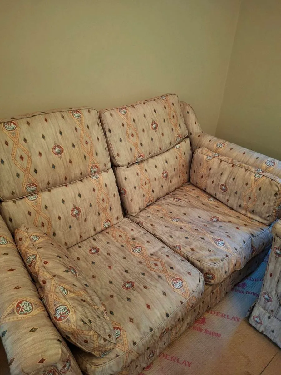 Couch and arm chairs - Image 2
