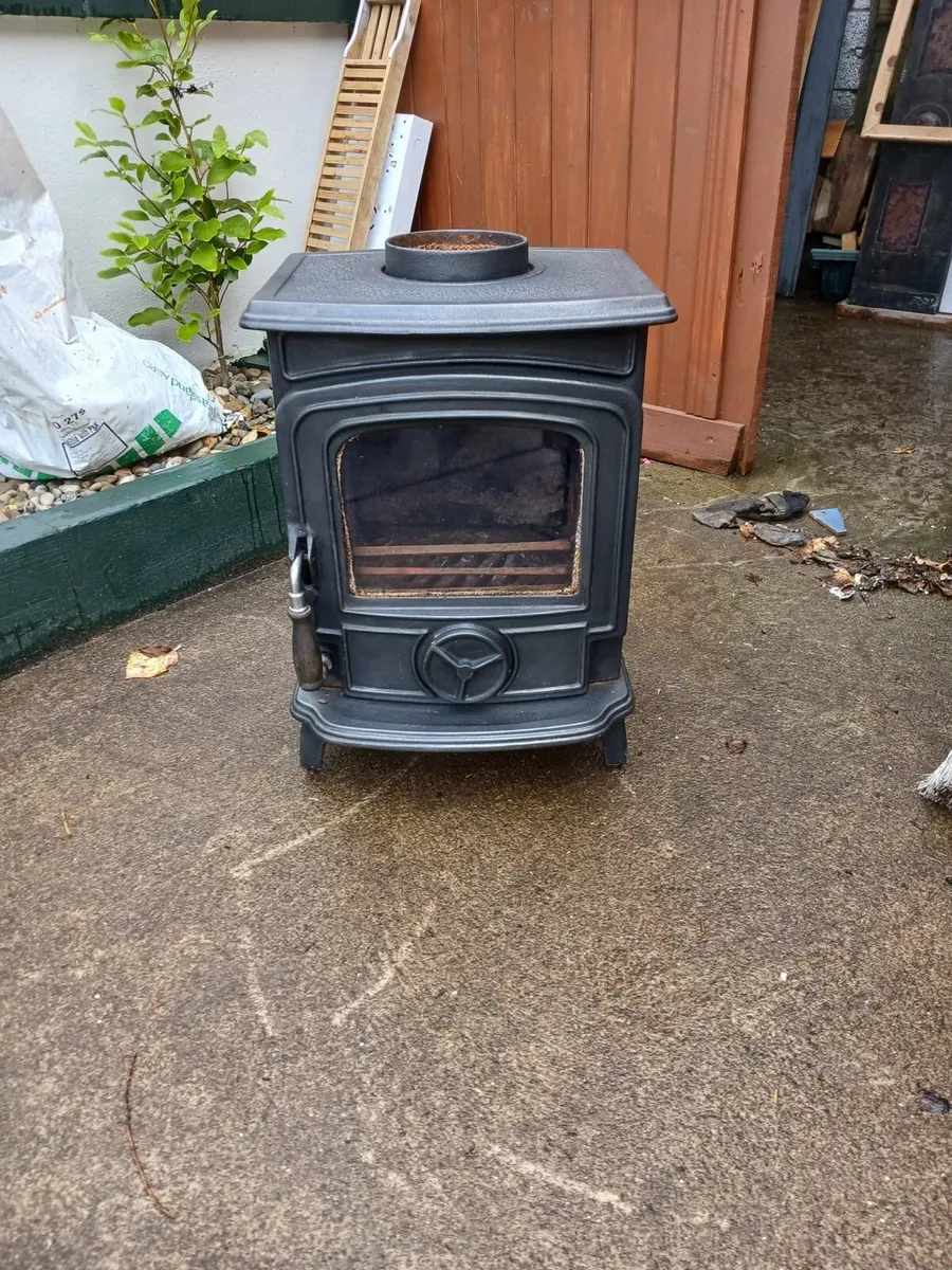 Stanley Stove - Image 1