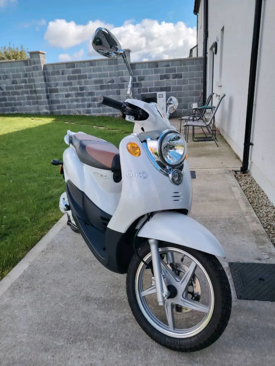 2026 Emco Novi Classic C1500 electric moped - Image 4