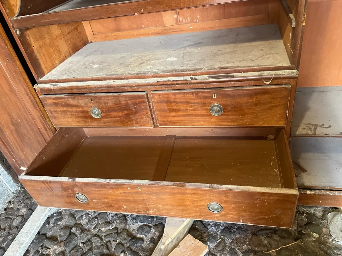 Vintage Wardrobe - Image 3