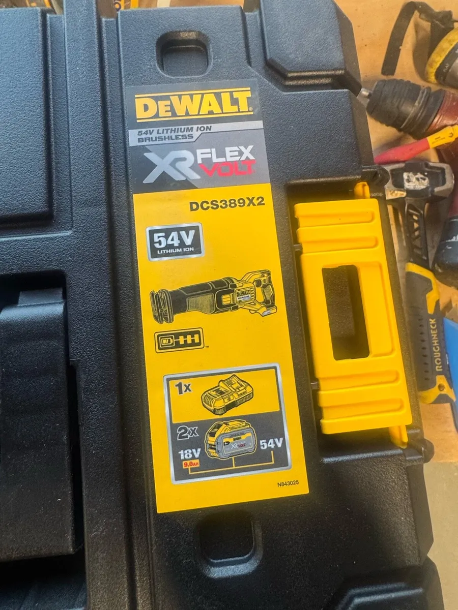DEWALT saw - Image 2