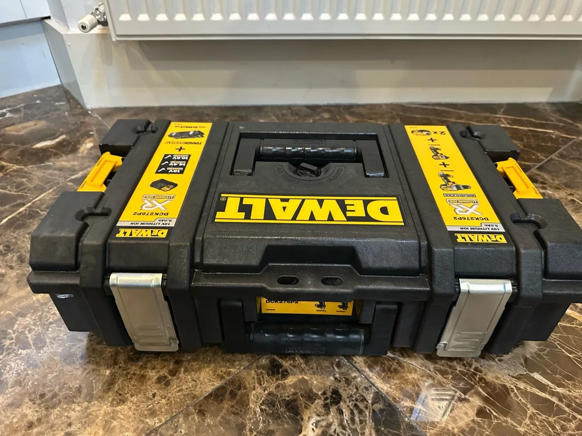 DeWalt DCK276P2 18V XR Brushless Twin Kit + extras - Image 2