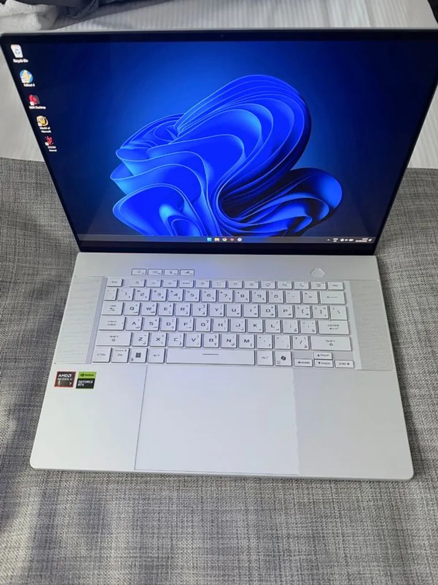 Asus Rog Zephyrus G16 - 32gb Ram / 2tb / Rtx5070 - Image 1