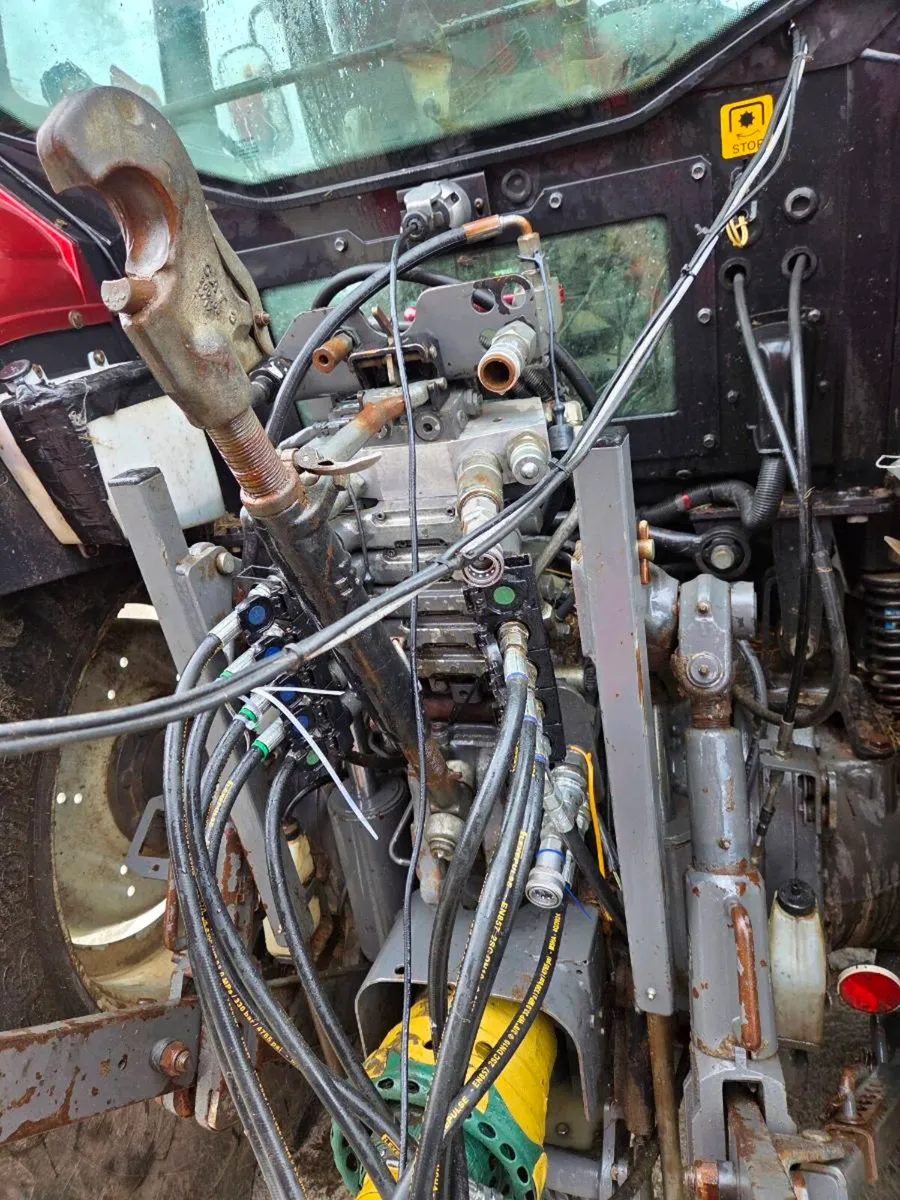 Valtra T153 - Image 3