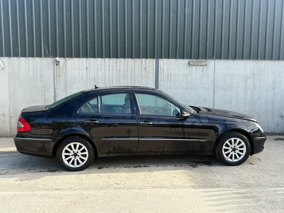 2008 Mercedes E200 parts - Image 3