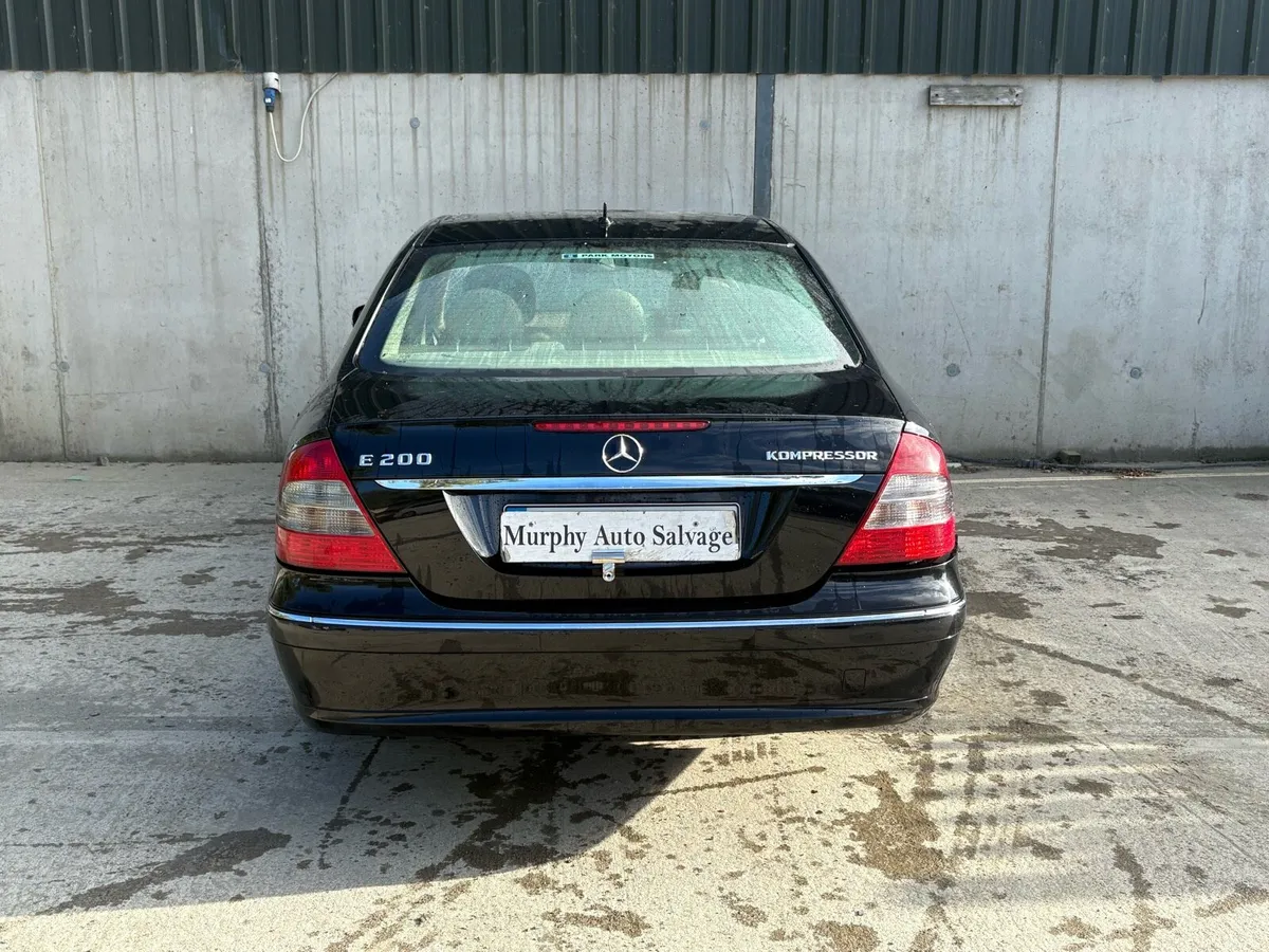 2008 Mercedes E200 parts - Image 4