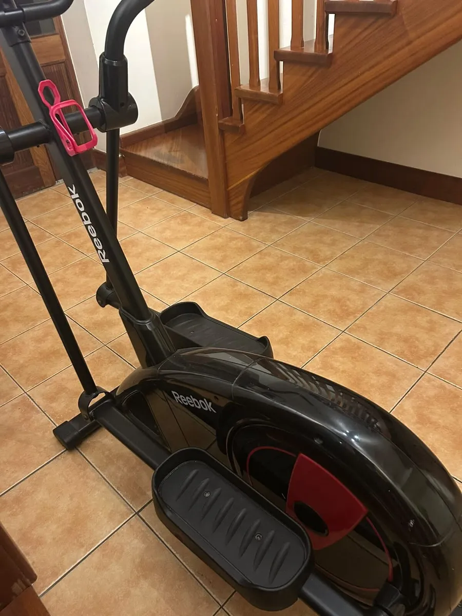 Cross trainer - Image 1