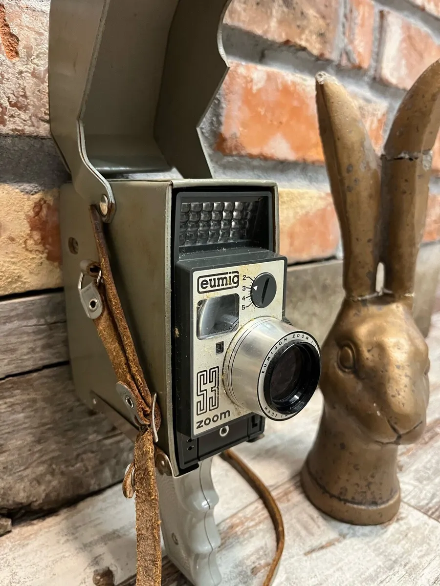 Vintage movie camera - Image 3