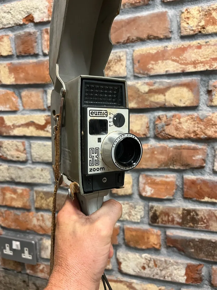 Vintage movie camera - Image 4