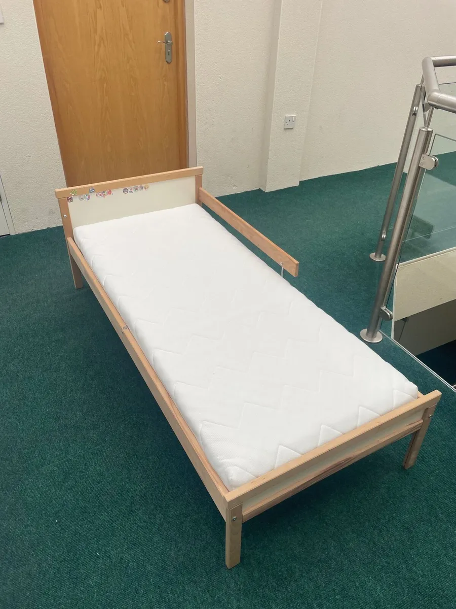 Child’s bed - Image 1
