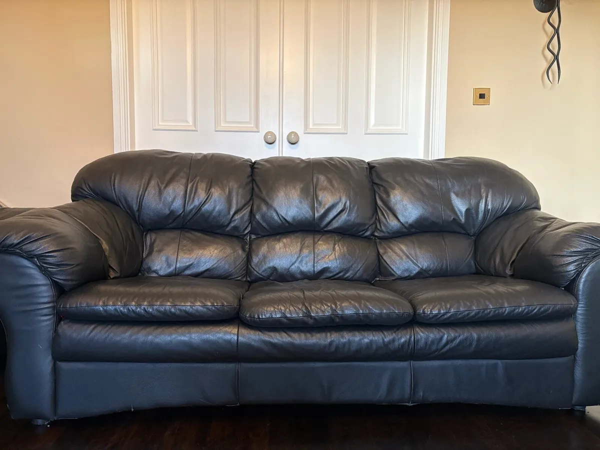 Leather couch set - Image 1