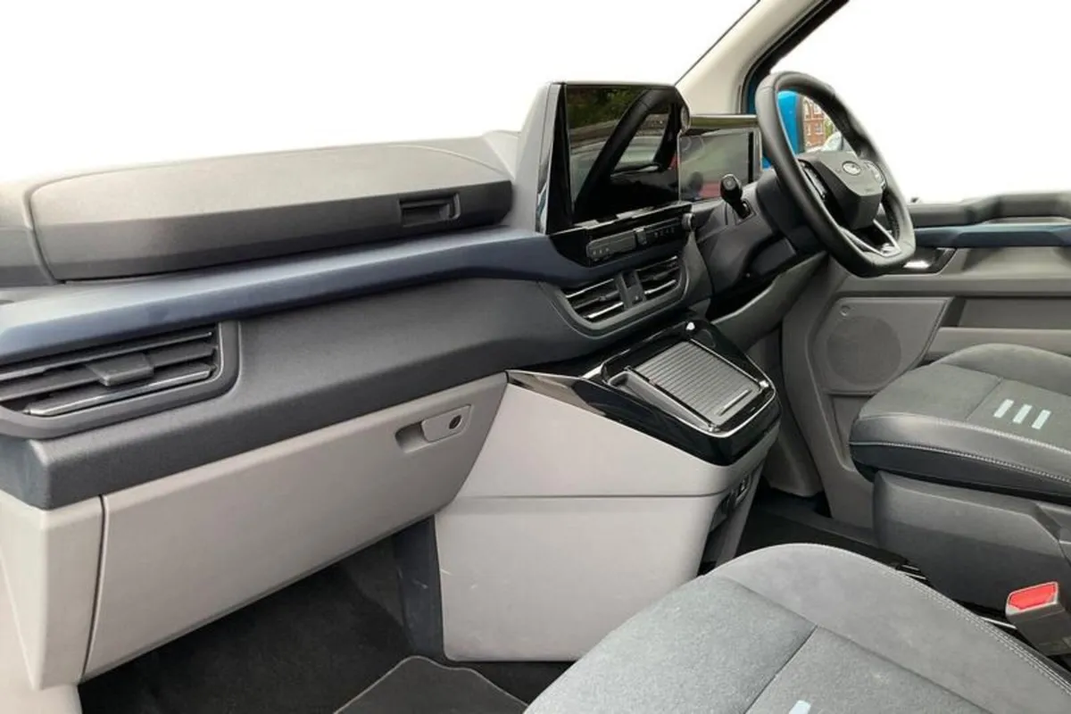 Ford Tourneo Custom 320 L2  FWD 2.0 EcoBlue 170ps - Image 3