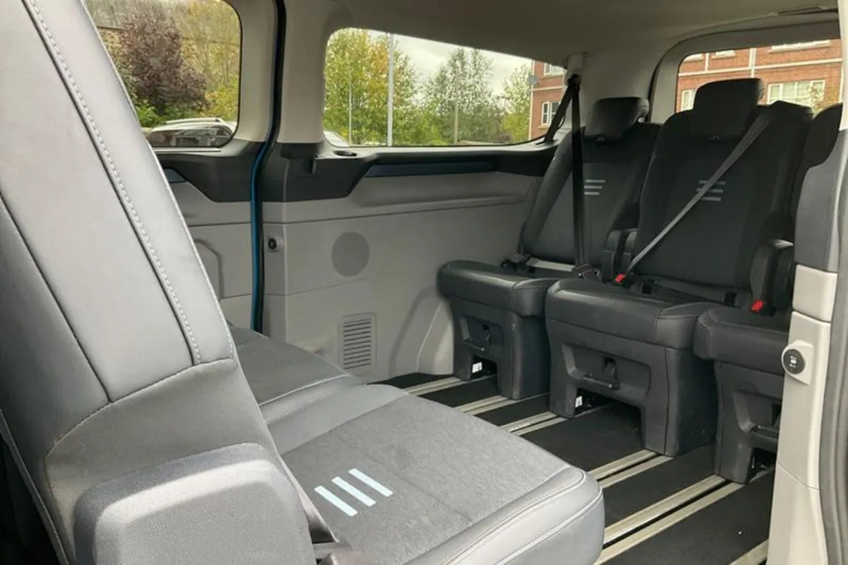Ford Tourneo Custom 320 L2  FWD 2.0 EcoBlue 170ps - Image 4