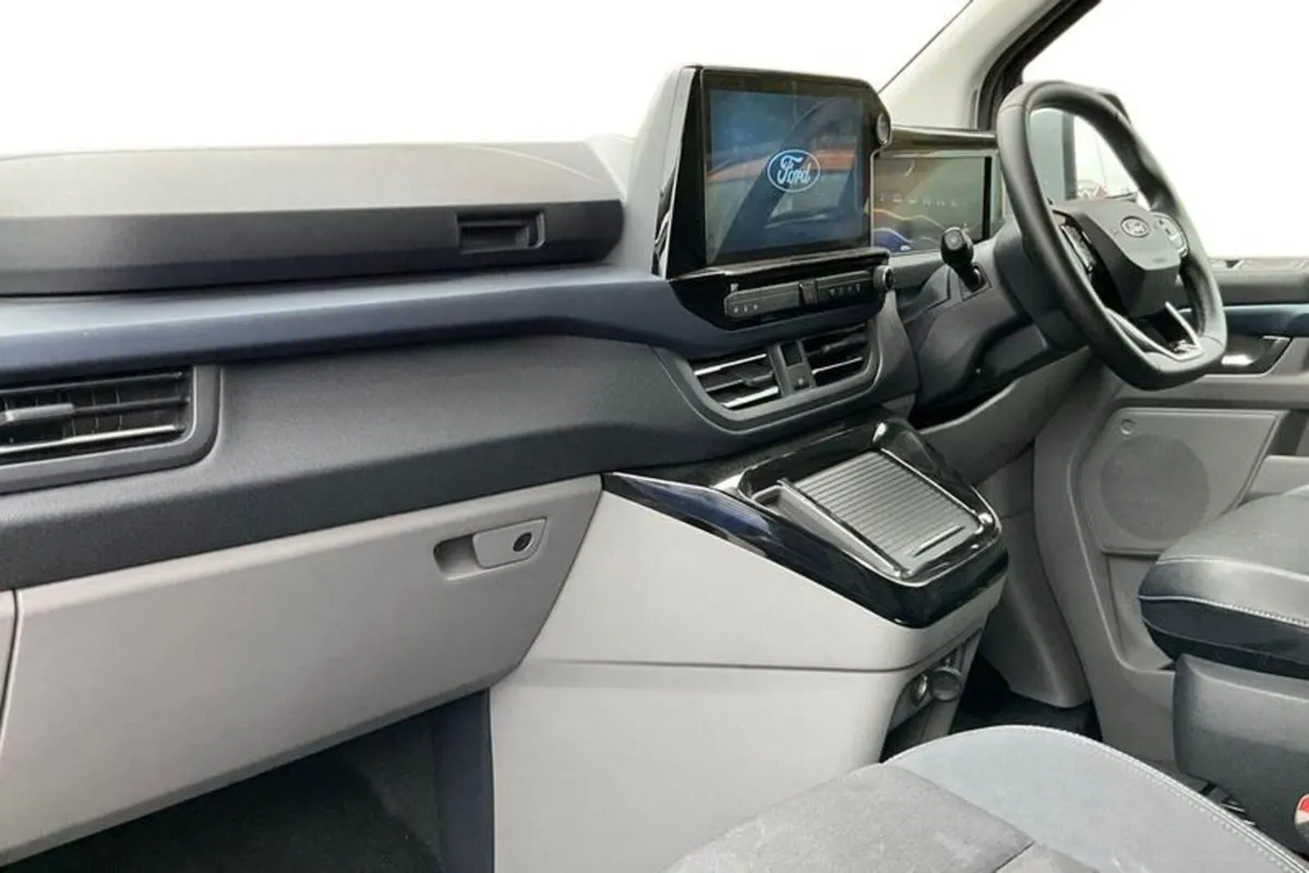 Ford Tourneo Custom 320 L2  FWD 2.0 EcoBlue 170ps - Image 3