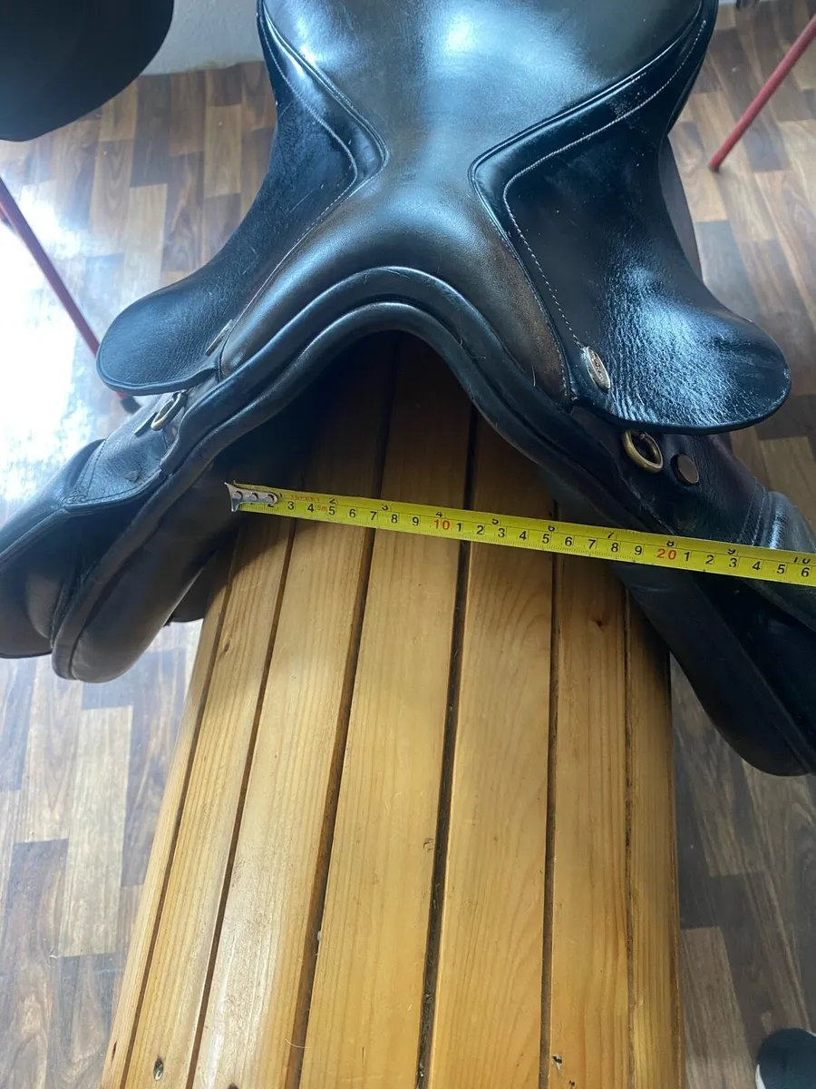 Santa Cruz wide black Leather saddle - Image 4
