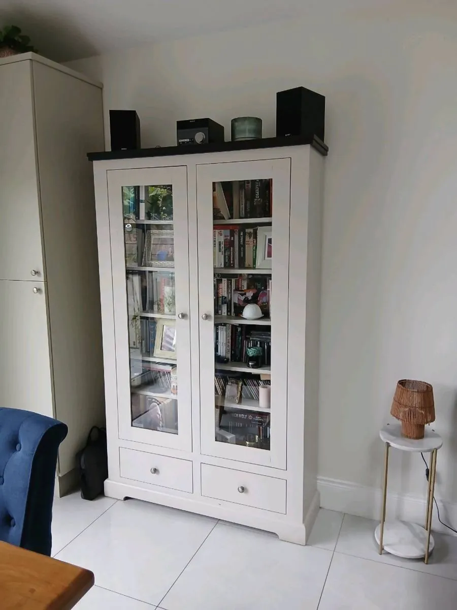 Cabinet - Image 2