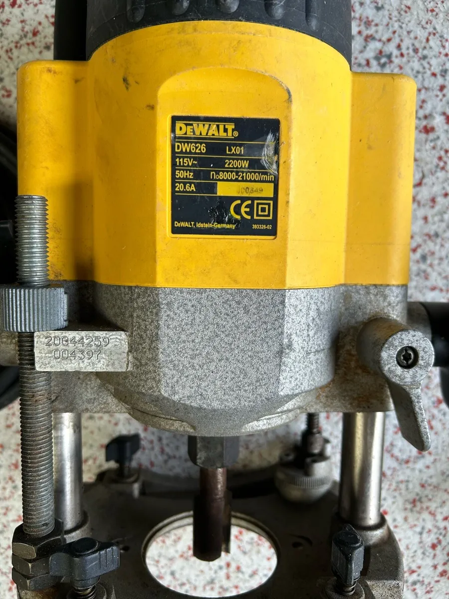 Dewalt 1/2” router 110V - Image 3