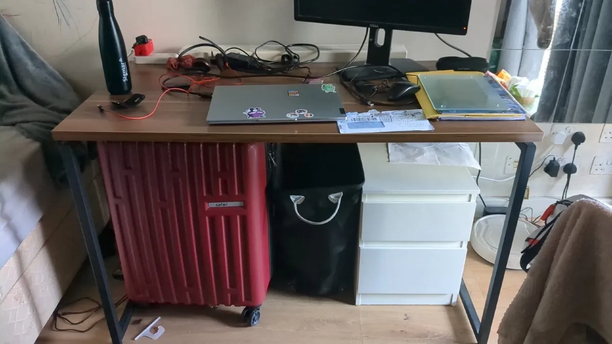 Computer Table - Image 3