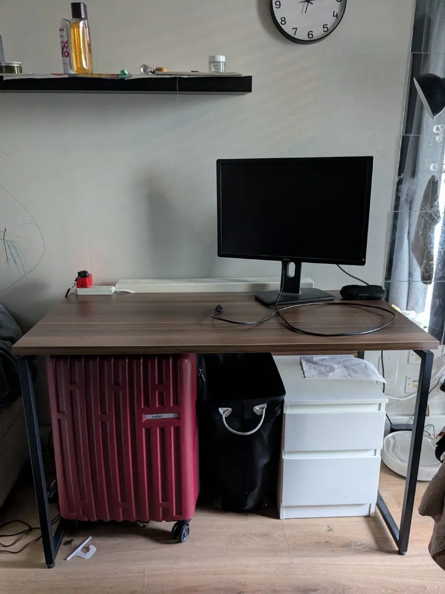 Computer Table - Image 1