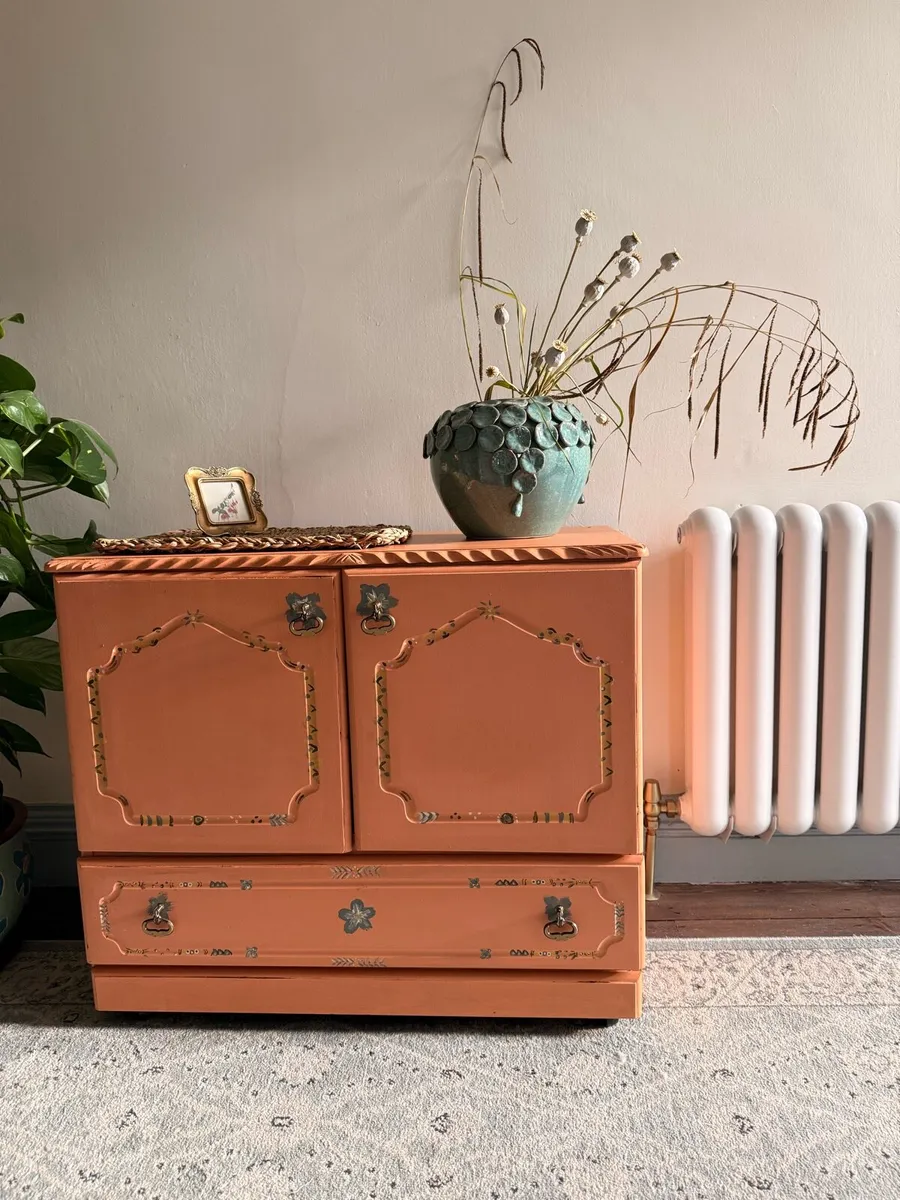 Hand painted furniture - Image 4