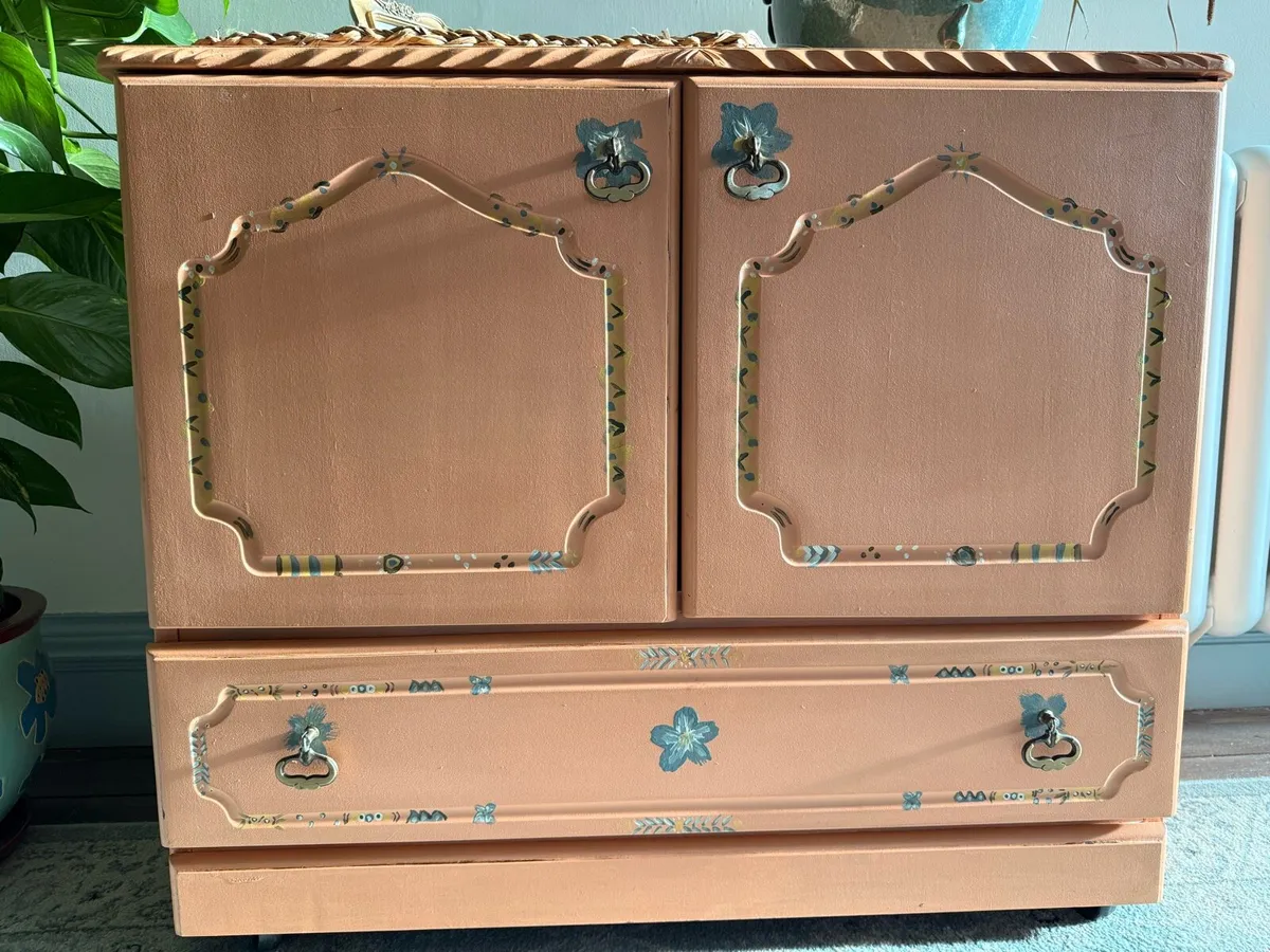 Hand painted furniture - Image 2