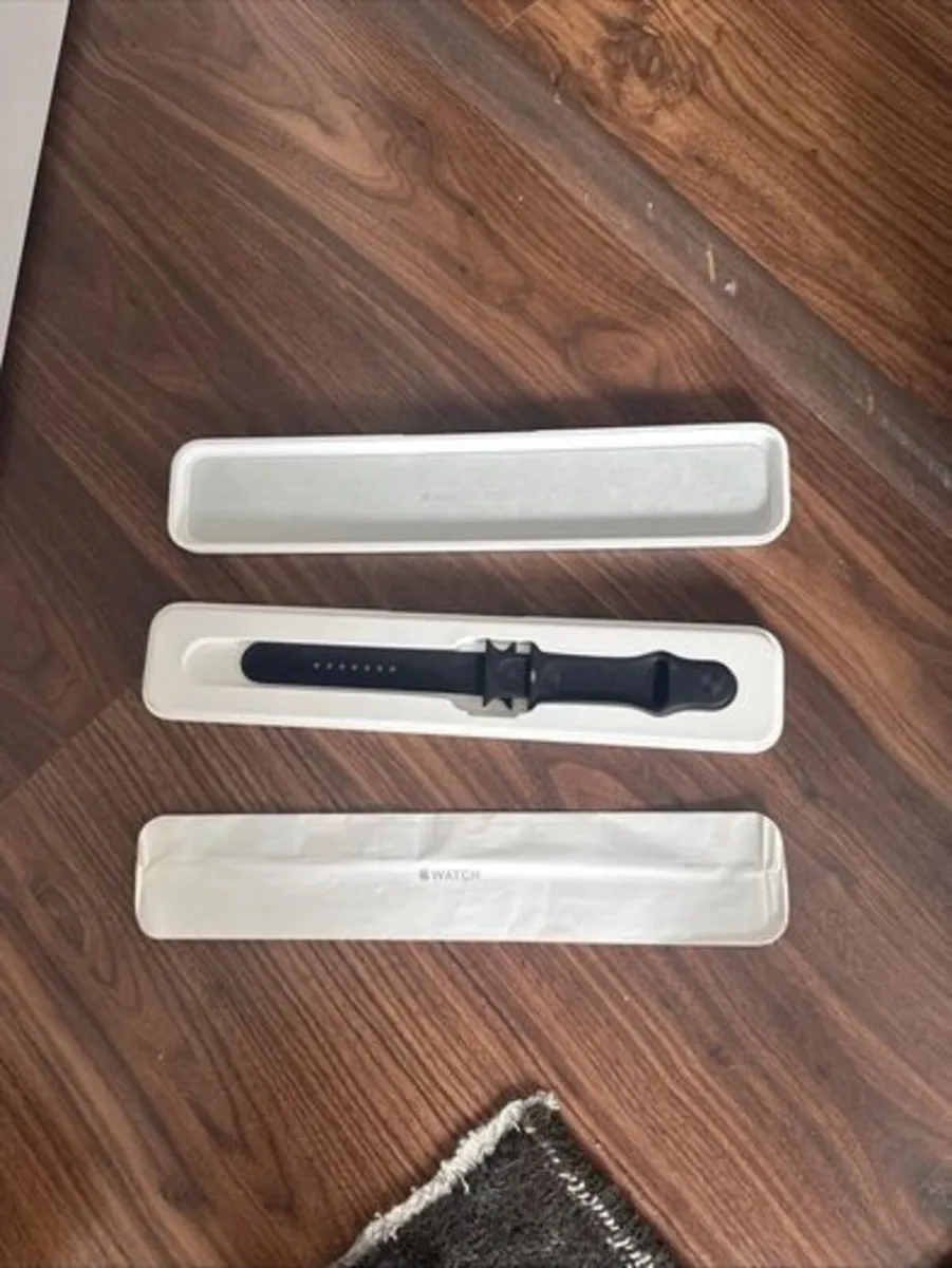 Apple Watch Series 0 Box and Black 42mm Band - Image 2