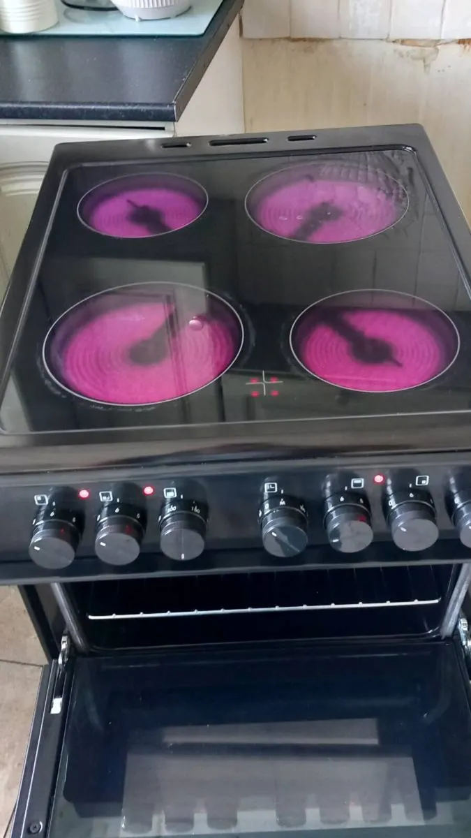 Electric cooker - Image 1