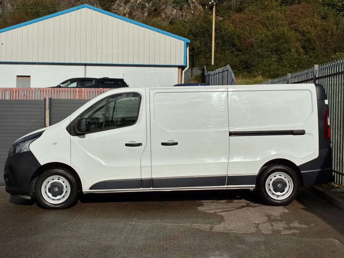 Nissan NV300 LWB 120 XE 1300 MY20 4DR - Image 2
